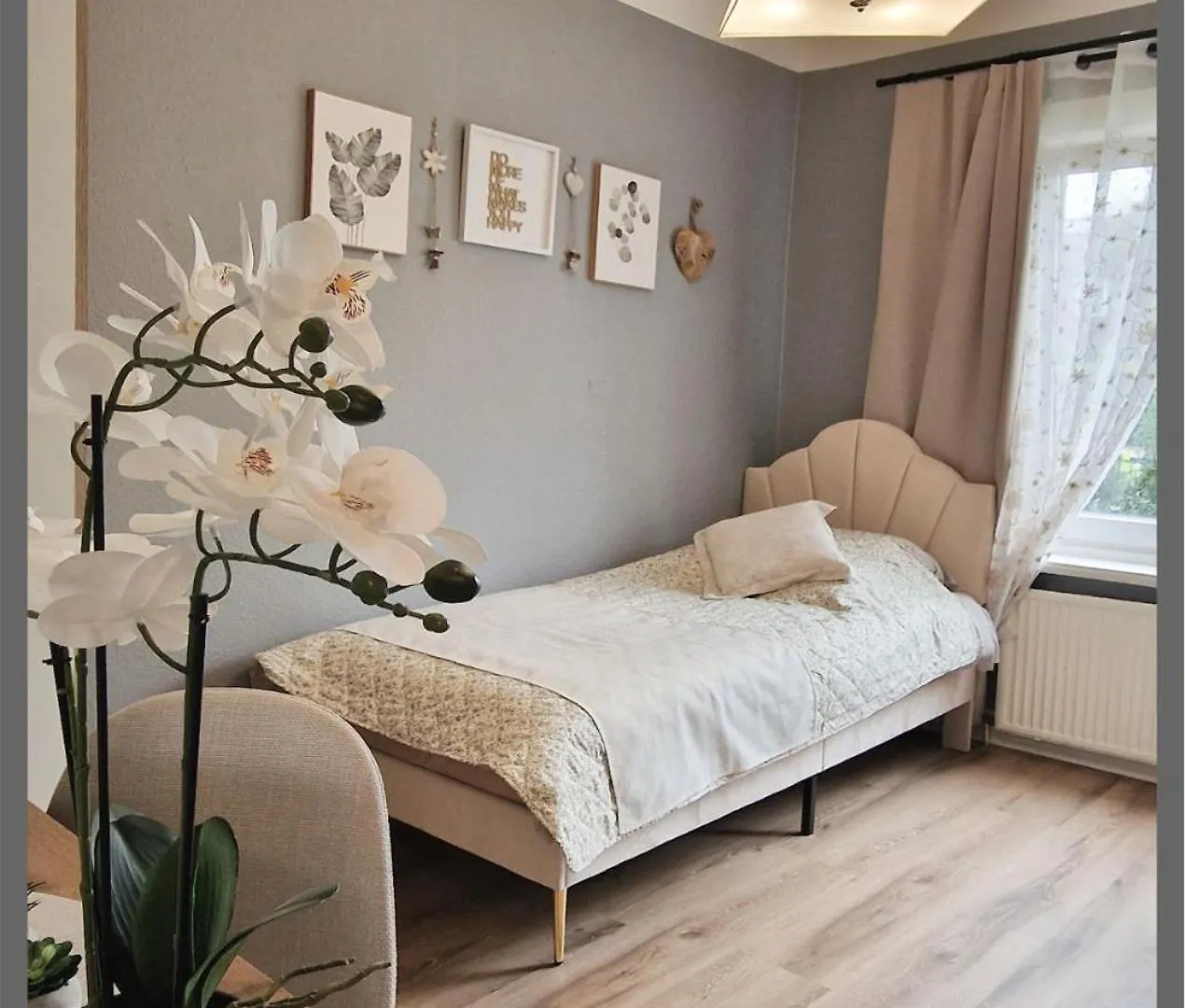 My Bed Bergedorf By Gugu contacts