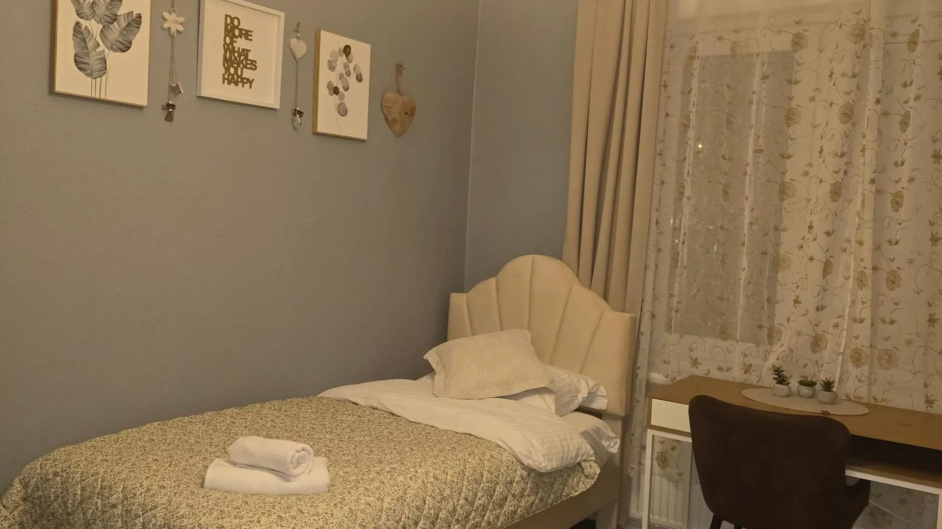 My Bed Bergedorf By Gugu Bed & Breakfast Hamburg Germany